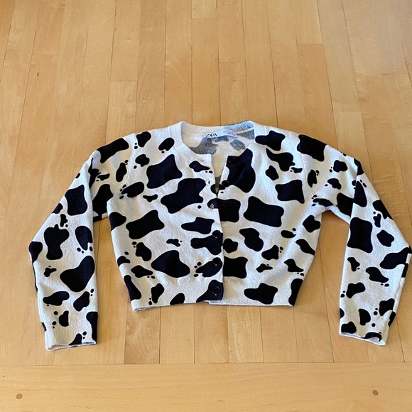 Zara Sweaters - Zara Black and White Patterned Sweater